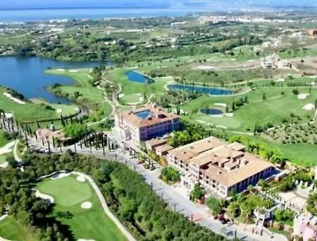 Apartment Golf By Flamingos