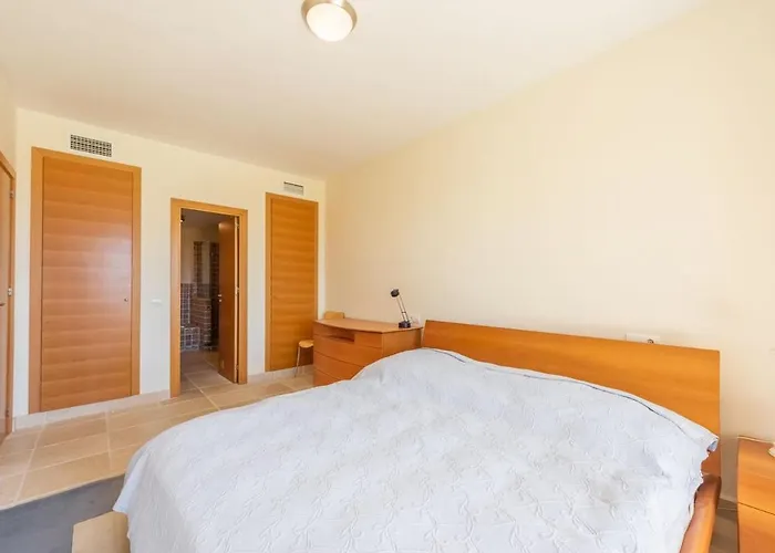 Apartment Golf By Flamingos